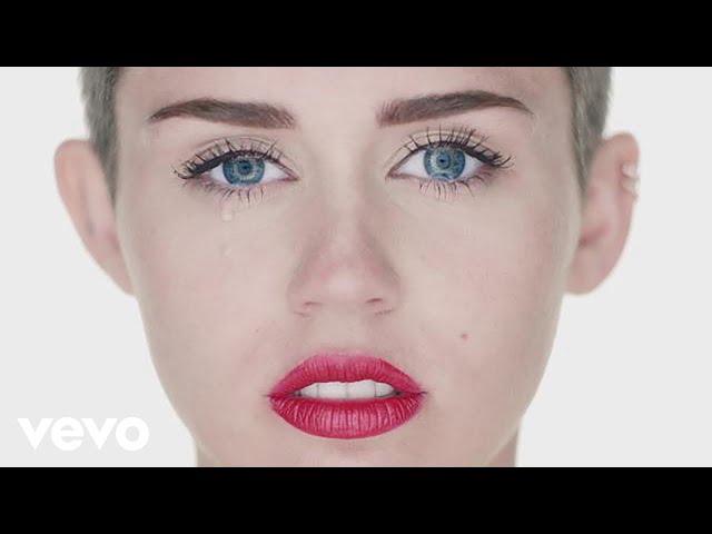 Miley Cyrus – Wrecking Ball (I came in like a wrecking ball)